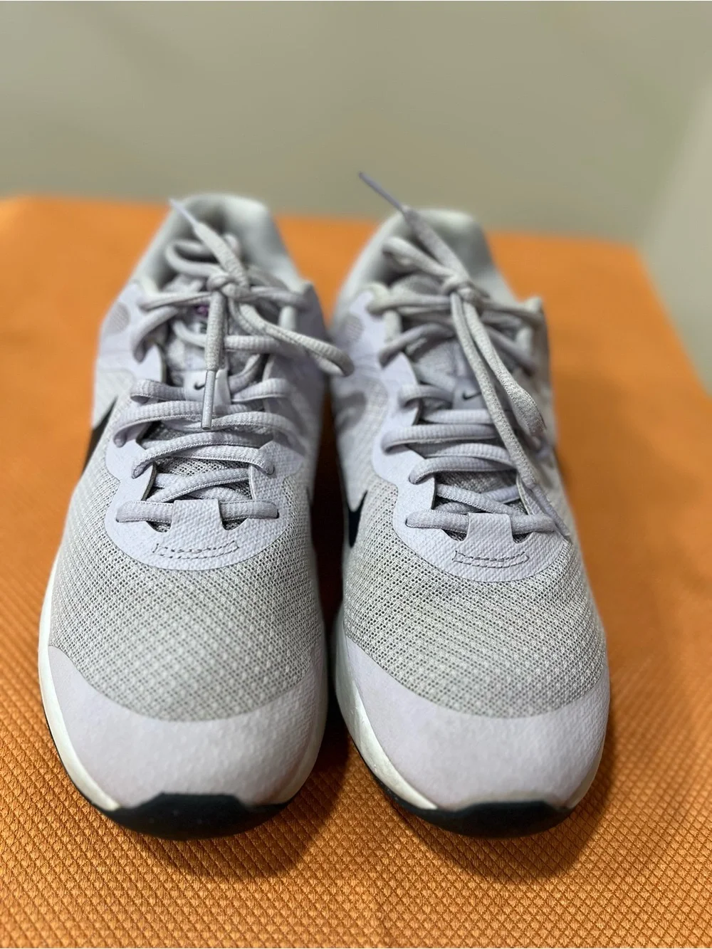 Nike Light Gray and Black Running Shoes with Purple Insole